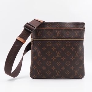 BY42 💕 Louis Vuitton Valmy Pochette Bag